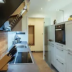 아파트 Modern Designer Retreat In *