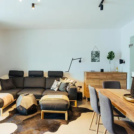 Apartment Modern Designer Retreat In *