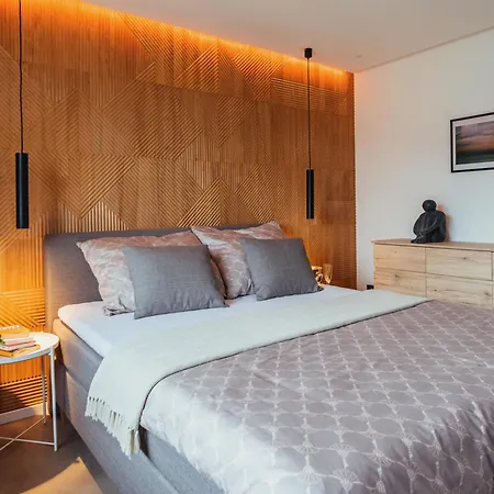 Apartment Modern Designer Retreat In *