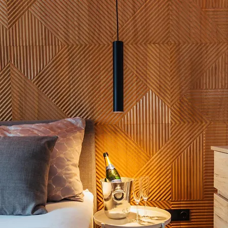 Modern Designer Retreat In Apartment Graz