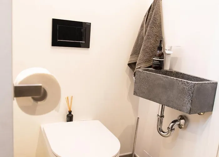 Modern Designer Retreat In 公寓 *